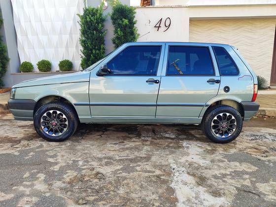 FIAT UNO 1.0 MPI GRAZIE MILLE FIRE ECONOMY 8V FLEX 4P MANUAL FIAT UNO 1.0 MPI GRAZIE MILLE FIRE ECONOMY 8V FLEX 4P MANUAL